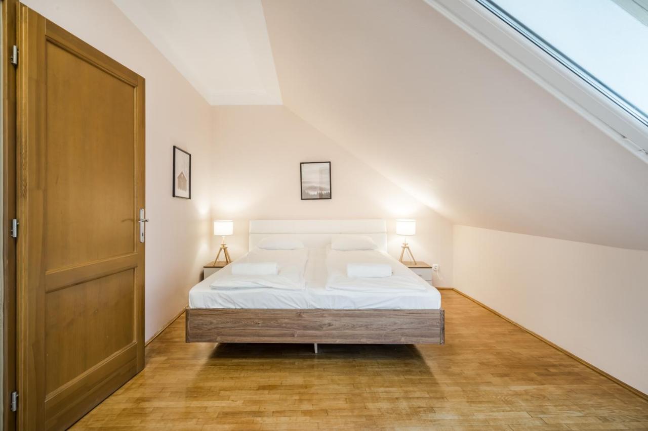 Bpr Timber Loft Home With Balcony Budapeşte Dış mekan fotoğraf