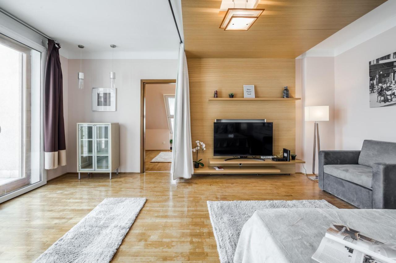Bpr Timber Loft Home With Balcony Budapeşte Dış mekan fotoğraf