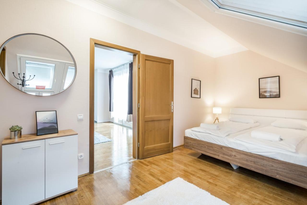 Bpr Timber Loft Home With Balcony Budapeşte Dış mekan fotoğraf